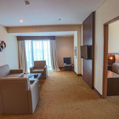 Labersa Hotel & Convention Center Toba Balige Exterior photo