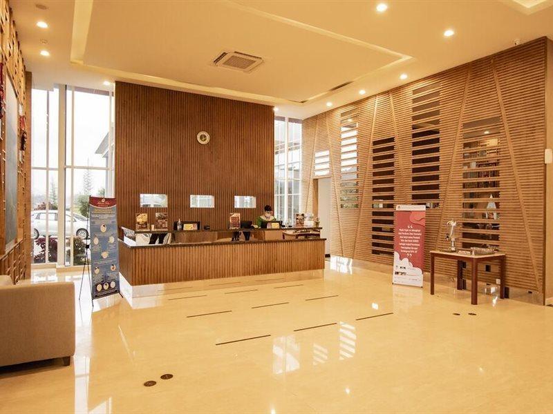 Labersa Hotel & Convention Center Toba Balige Exterior photo