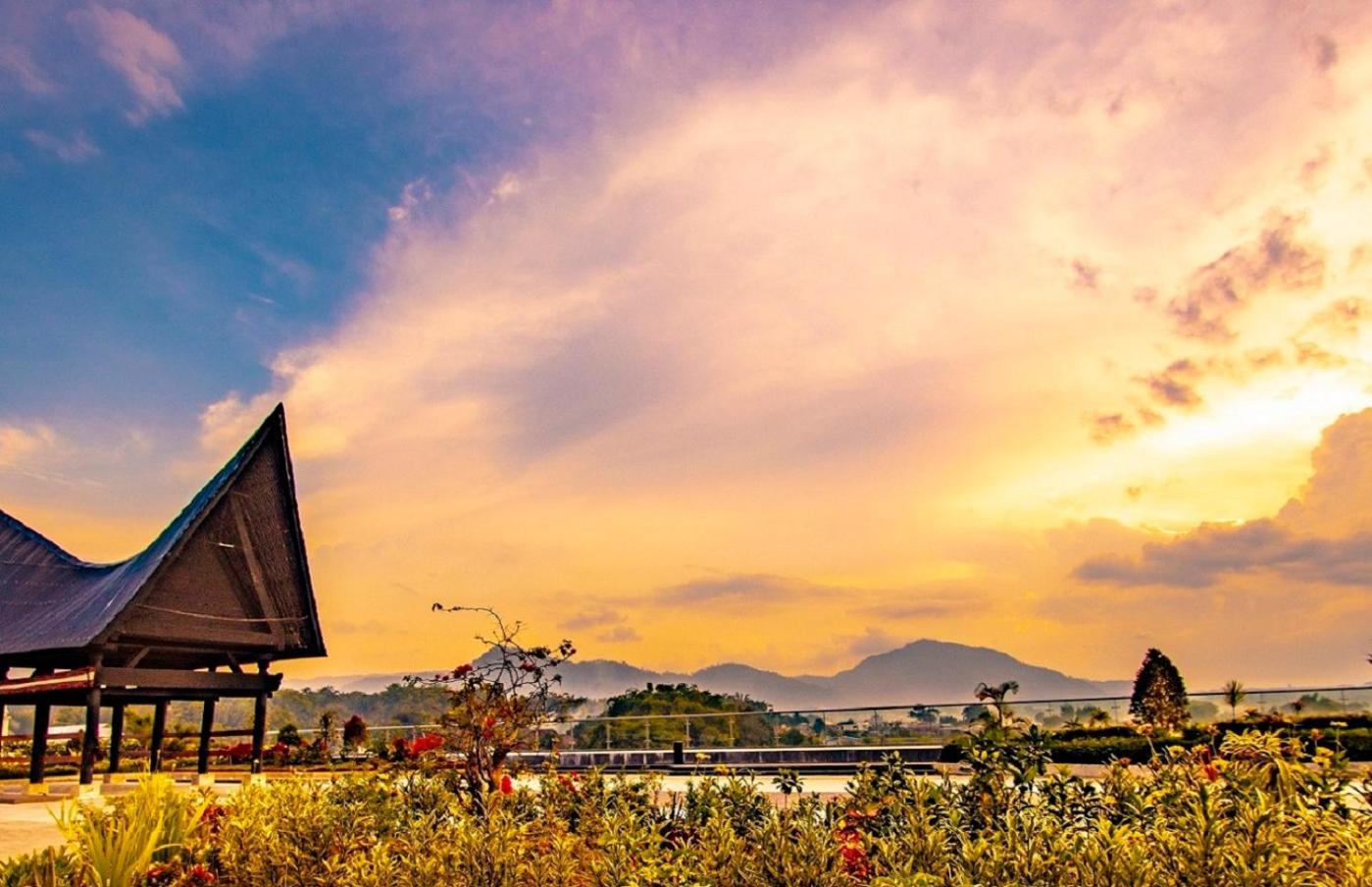 Labersa Hotel & Convention Center Toba Balige Exterior photo