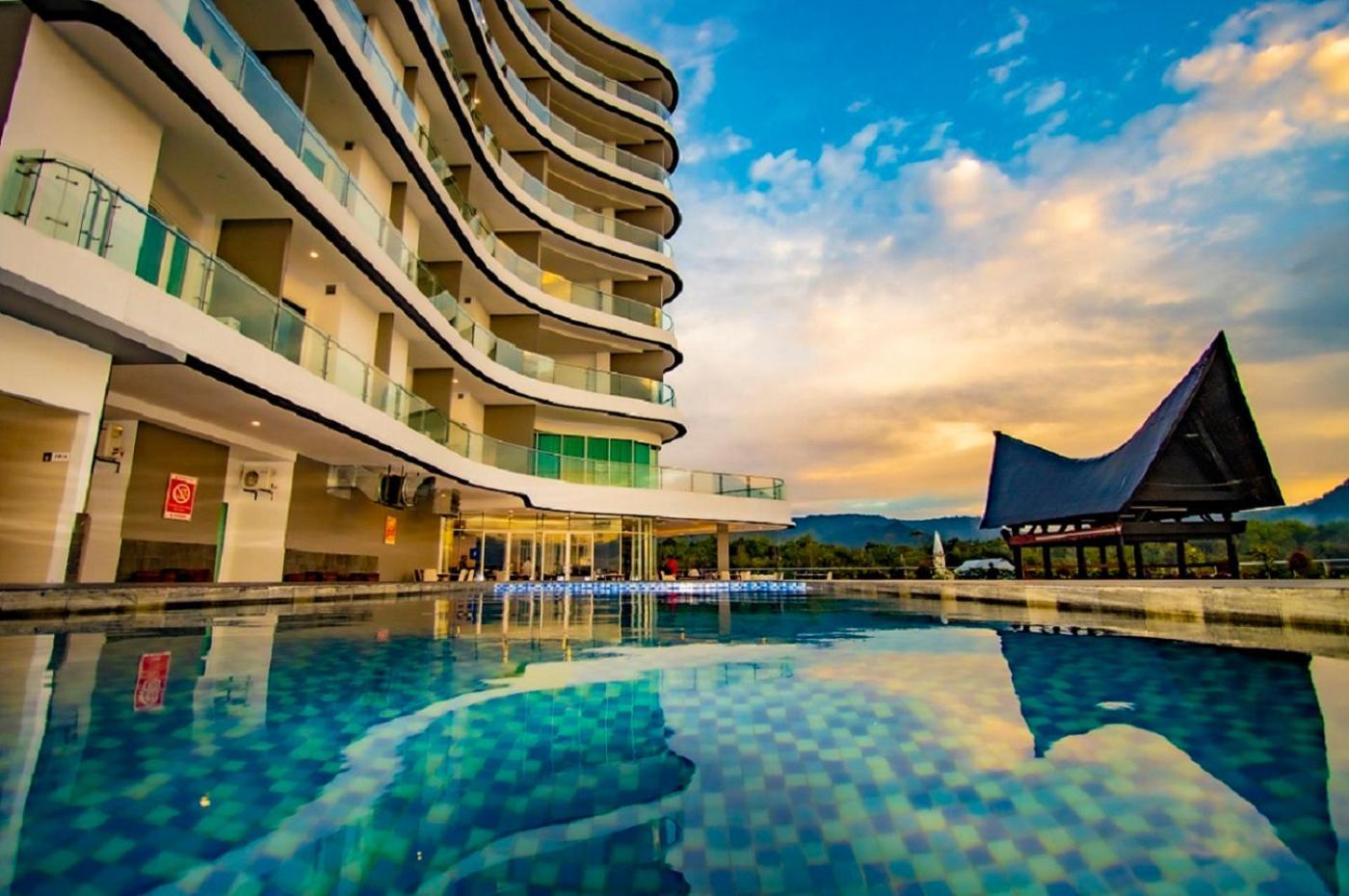 Labersa Hotel & Convention Center Toba Balige Exterior photo