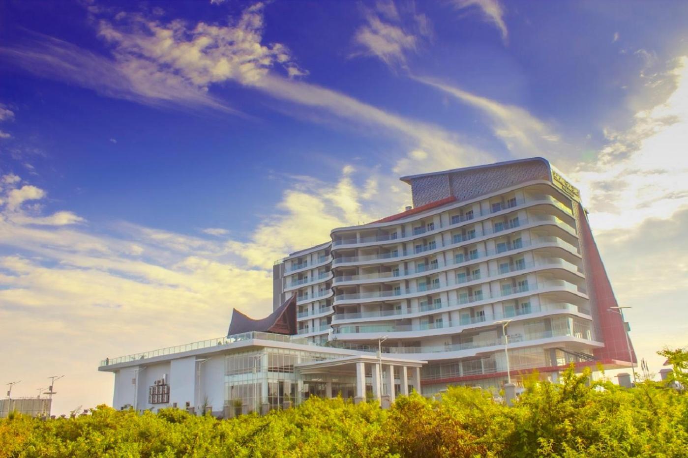 Labersa Hotel & Convention Center Toba Balige Exterior photo