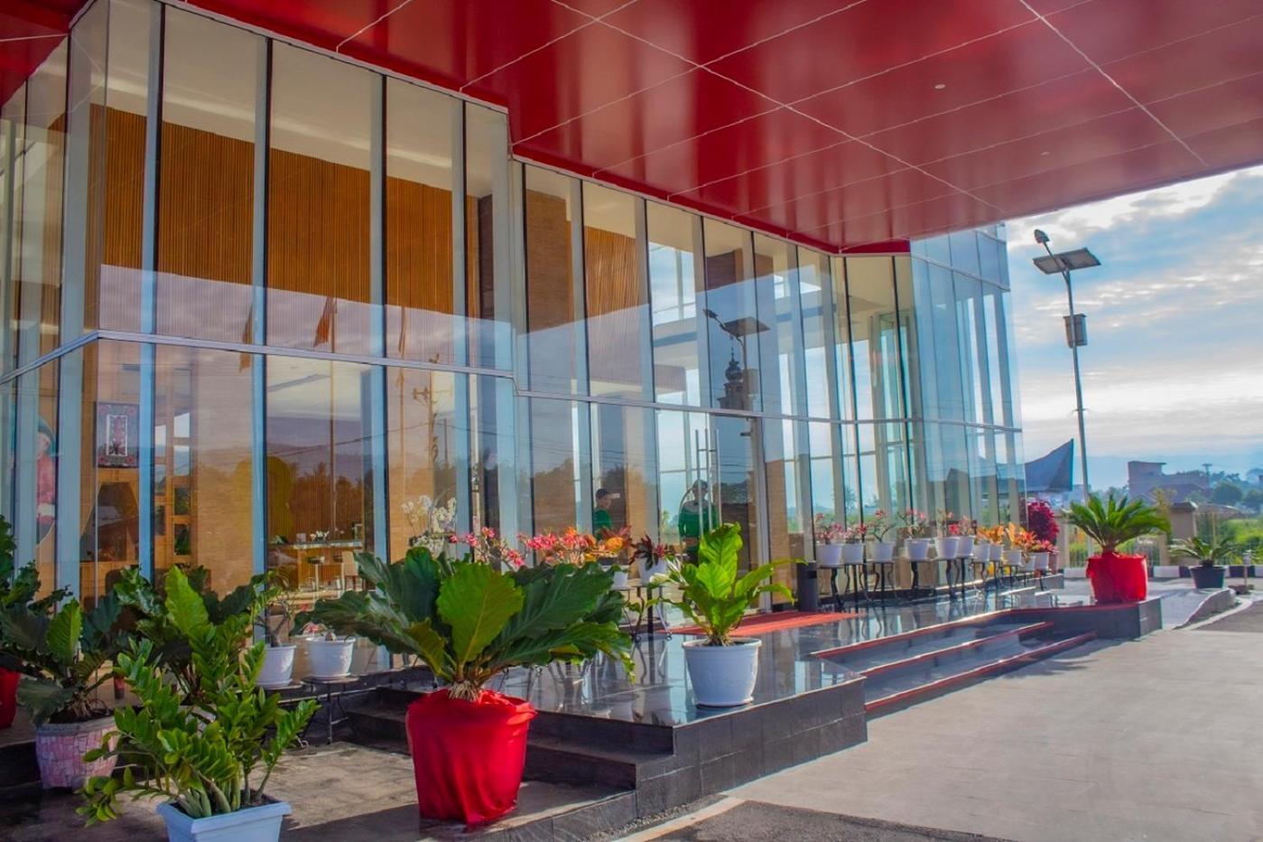 Labersa Hotel & Convention Center Toba Balige Exterior photo