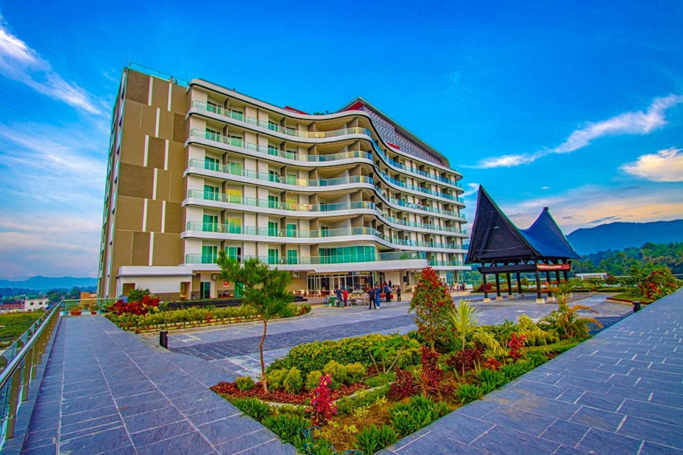 Labersa Hotel & Convention Center Toba Balige Exterior photo