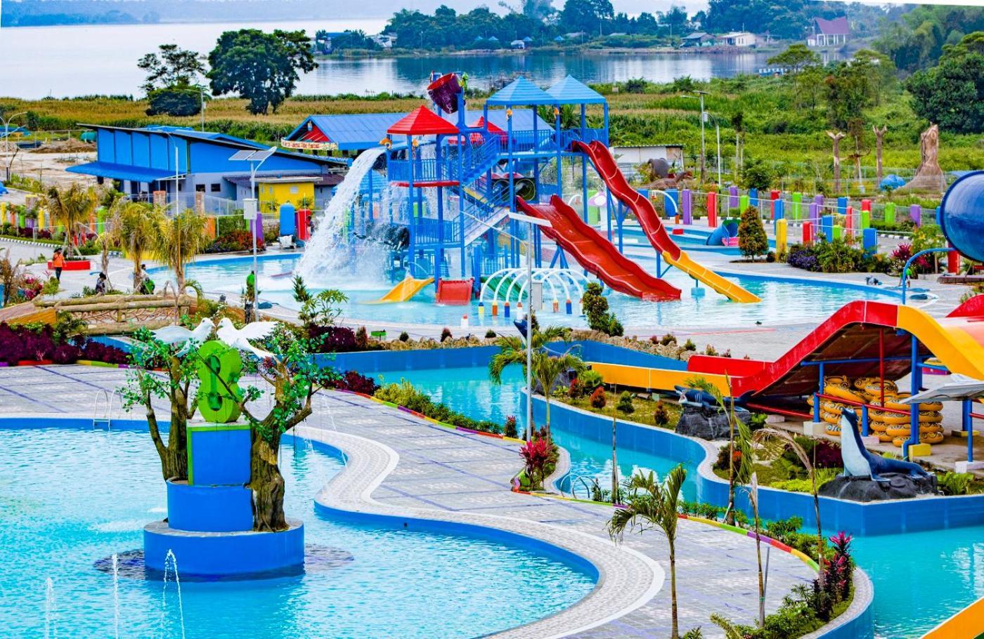 Labersa Hotel & Convention Center Toba Balige Exterior photo