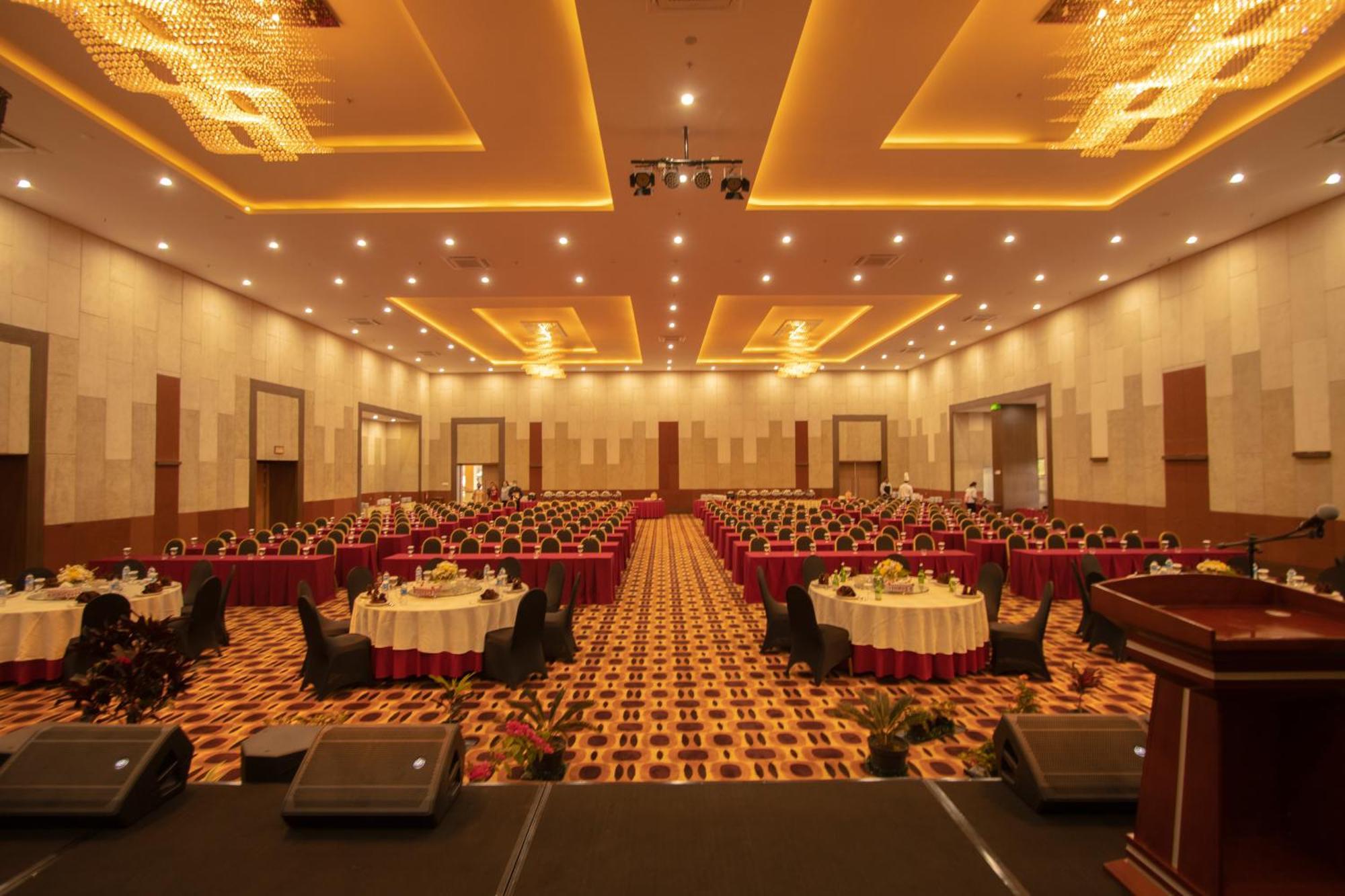 Labersa Hotel & Convention Center Toba Balige Exterior photo
