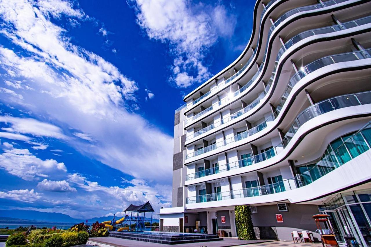Labersa Hotel & Convention Center Toba Balige Exterior photo