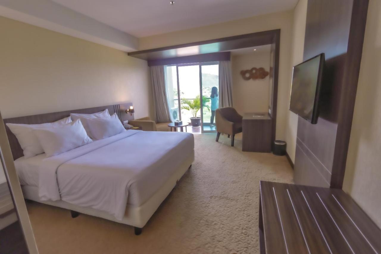 Labersa Hotel & Convention Center Toba Balige Exterior photo