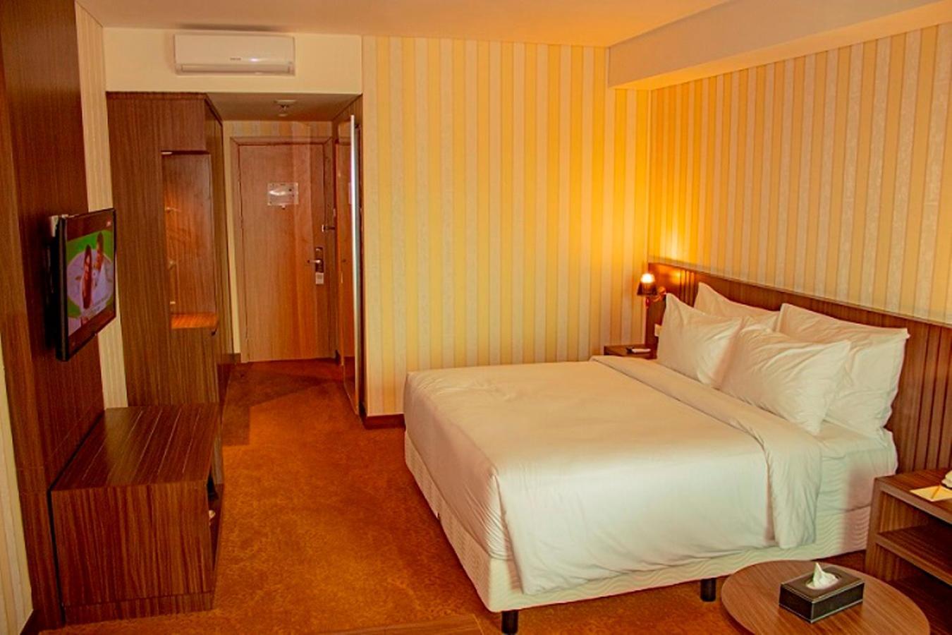 Labersa Hotel & Convention Center Toba Balige Exterior photo