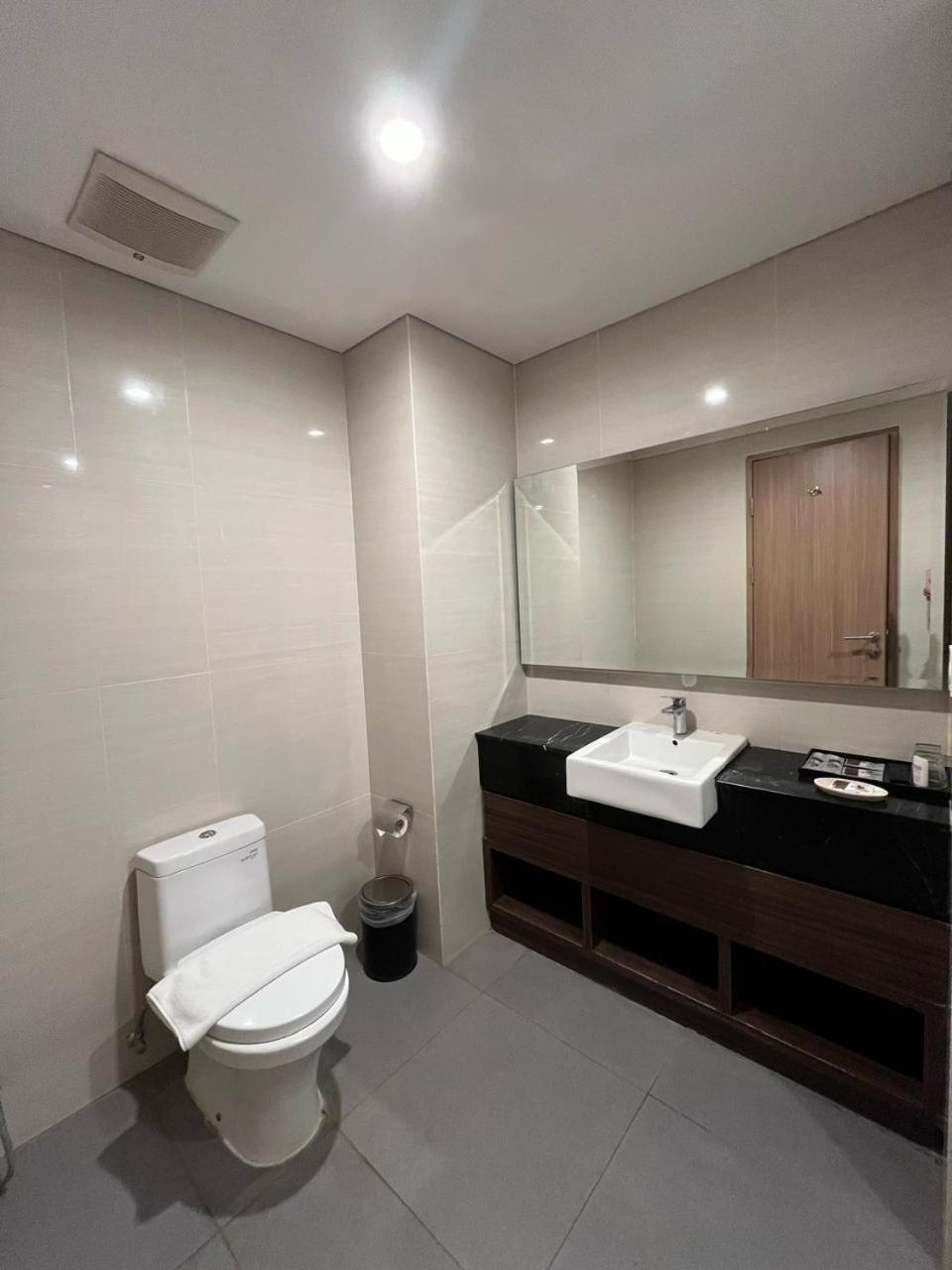 Labersa Hotel & Convention Center Toba Balige Exterior photo