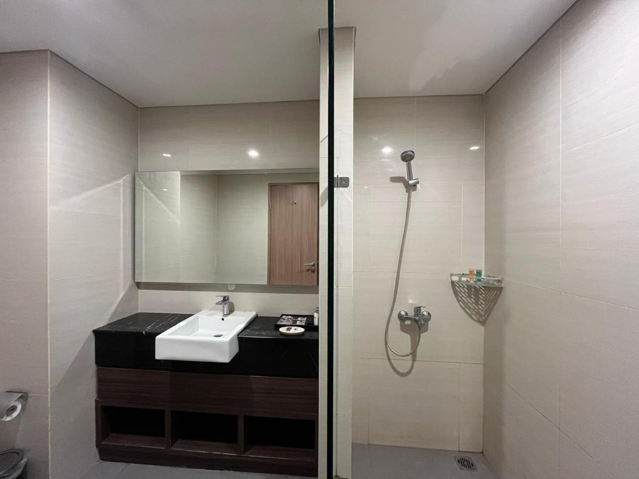 Labersa Hotel & Convention Center Toba Balige Exterior photo