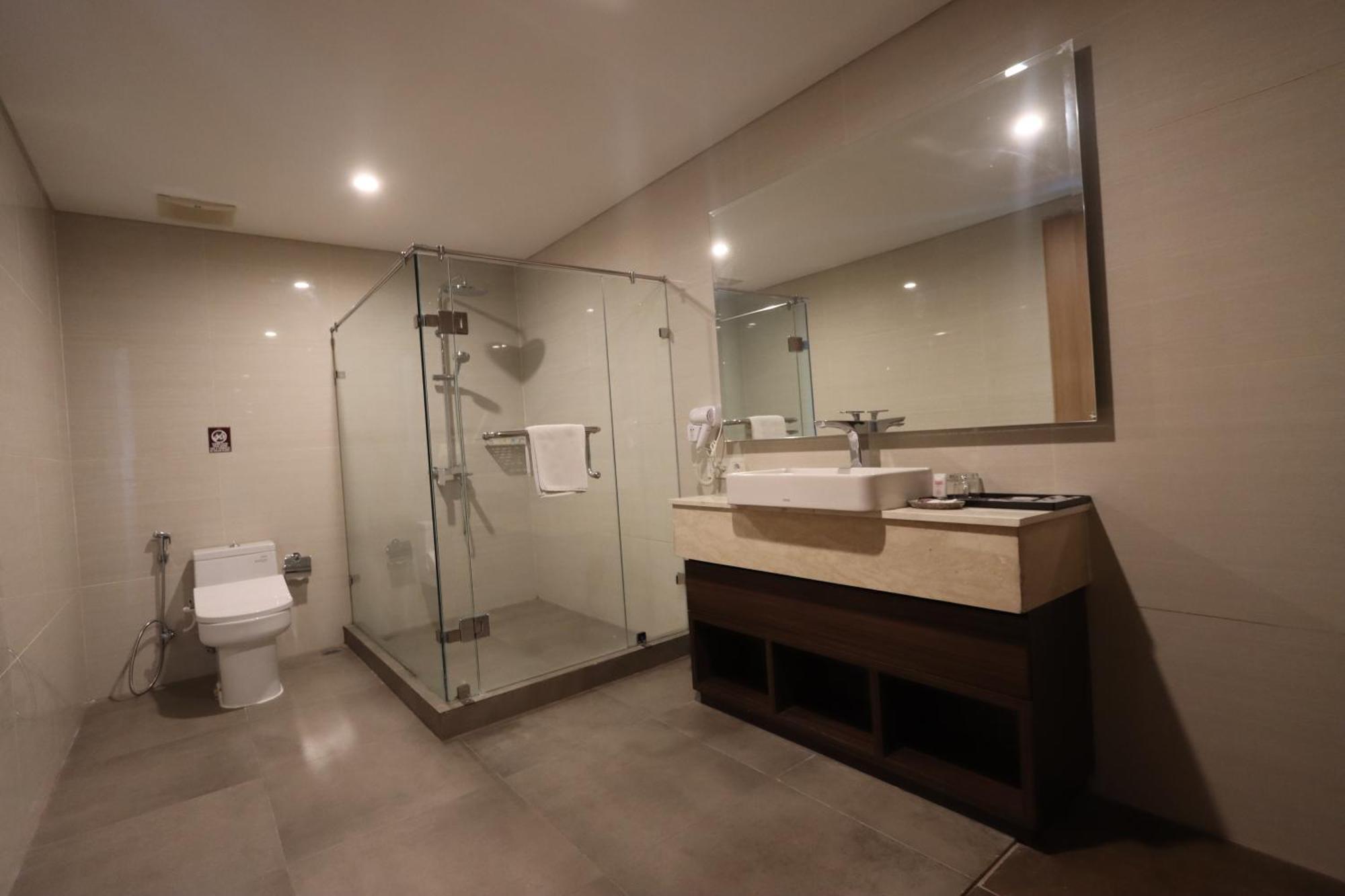 Labersa Hotel & Convention Center Toba Balige Exterior photo