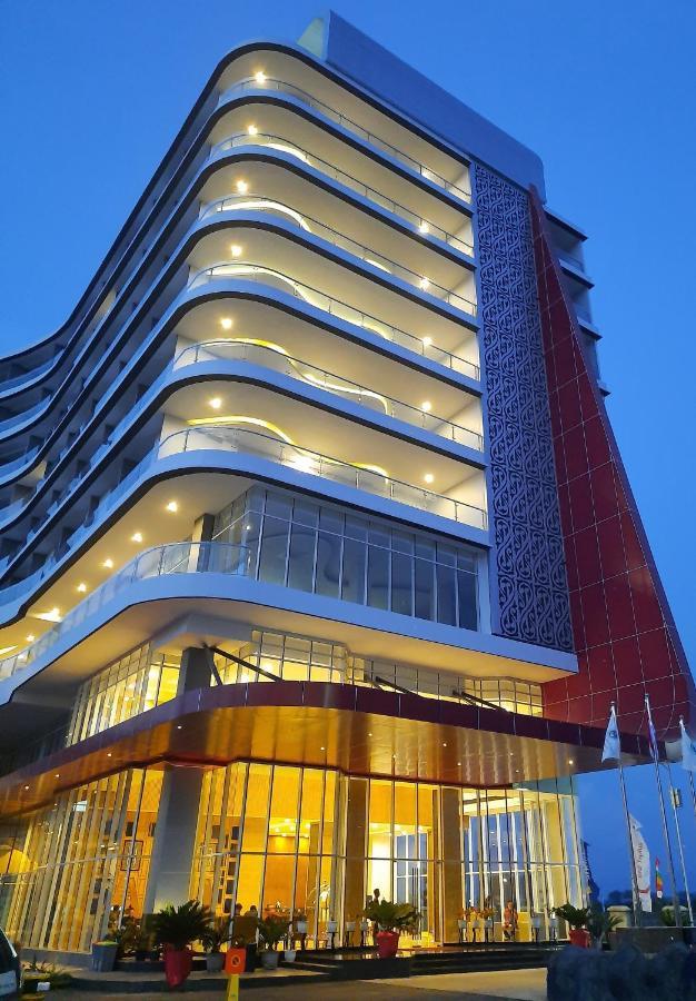 Labersa Hotel & Convention Center Toba Balige Exterior photo
