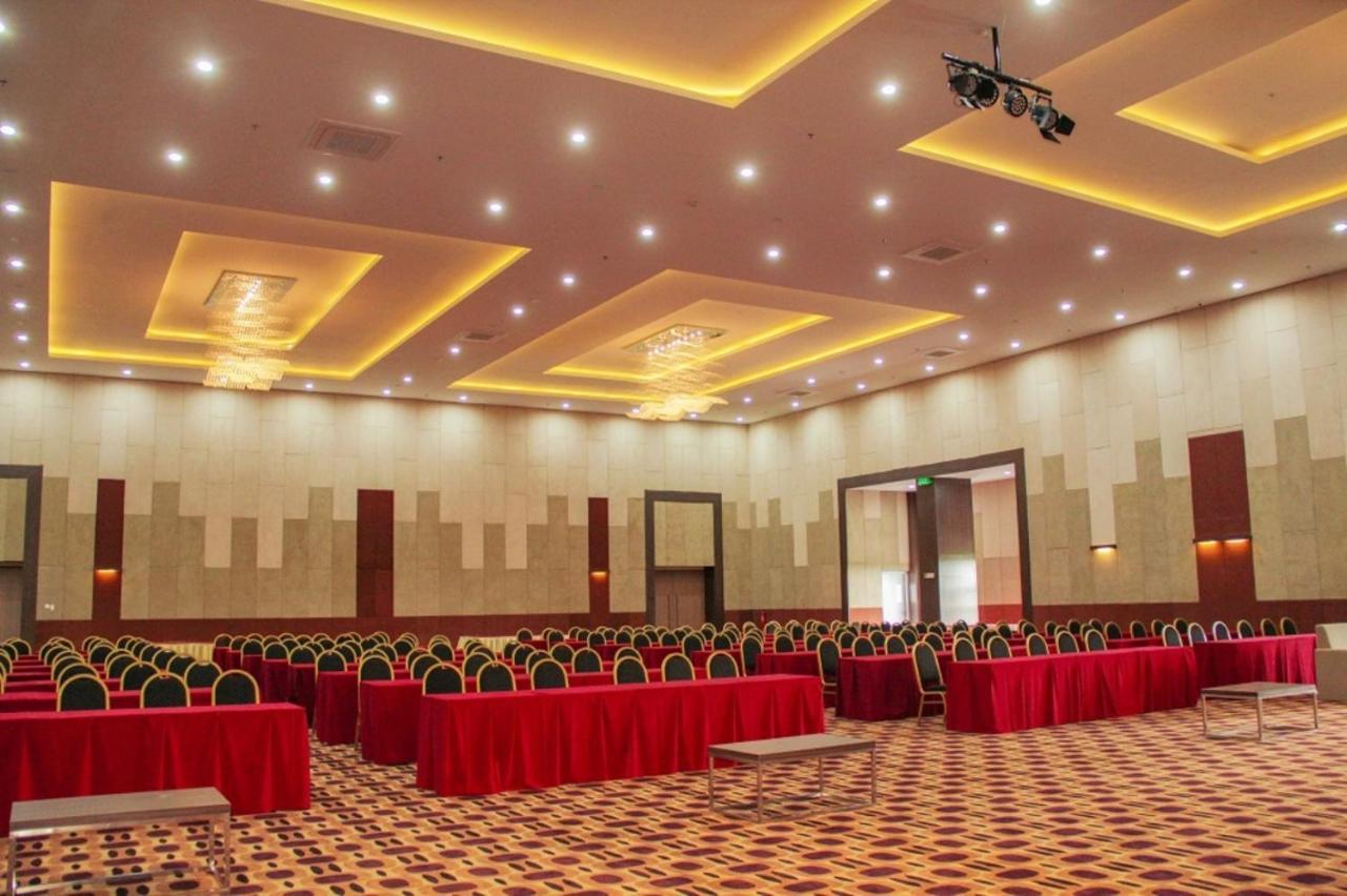 Labersa Hotel & Convention Center Toba Balige Exterior photo